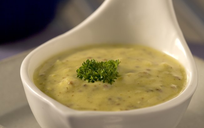 Ir para  <p><big>3 colheres (sopa) de vinho branco</big></p>

<p><big>1 colher (sopa) de vinagre de vinho branco</big></p>

<p><big>1 dente de alho pequeno...